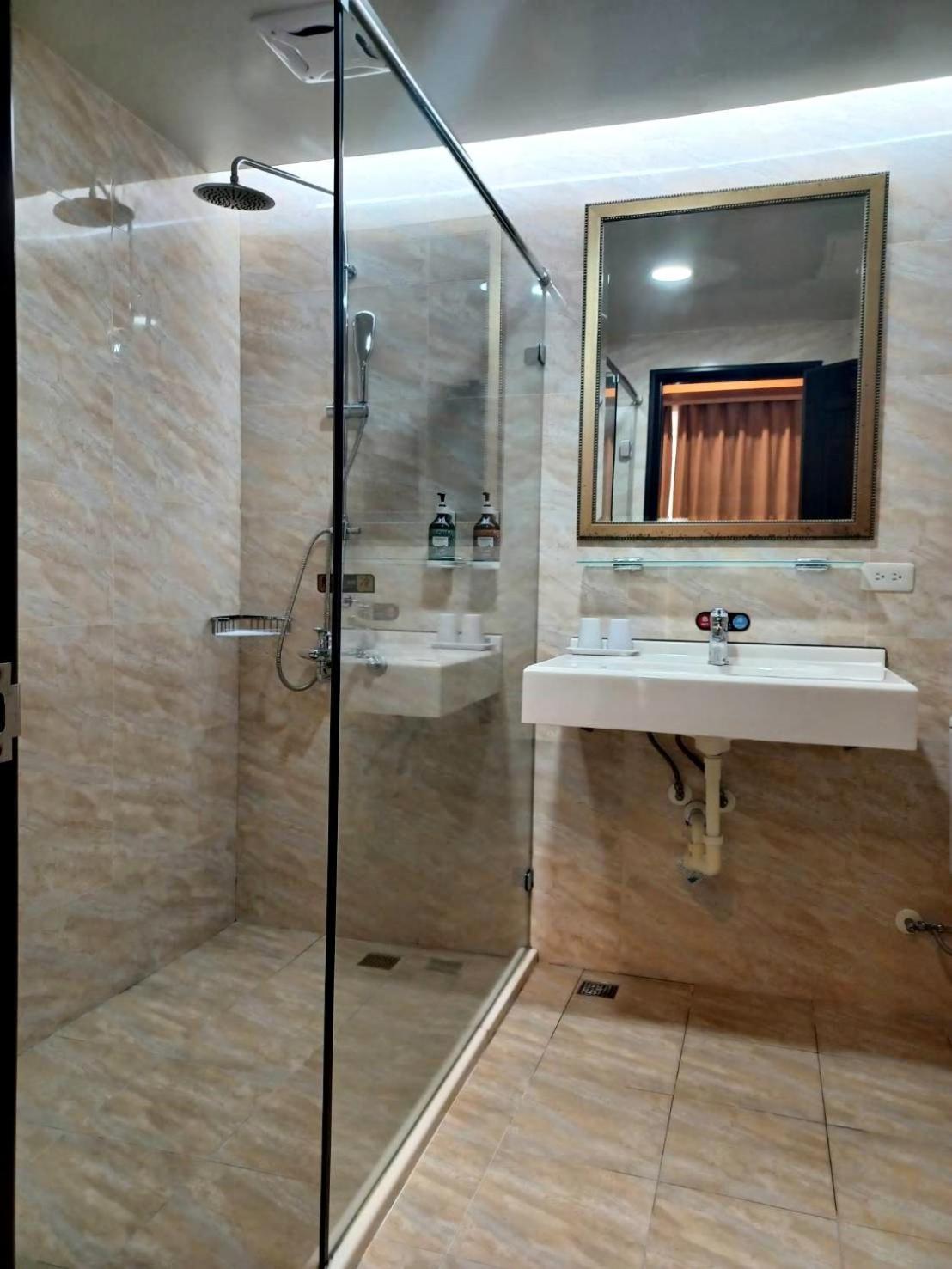 Crystal Hotel Puli Dış mekan fotoğraf